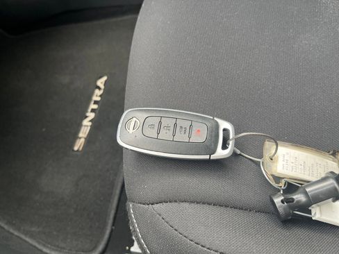 Used 2025 Nissan Sentra SV image 22