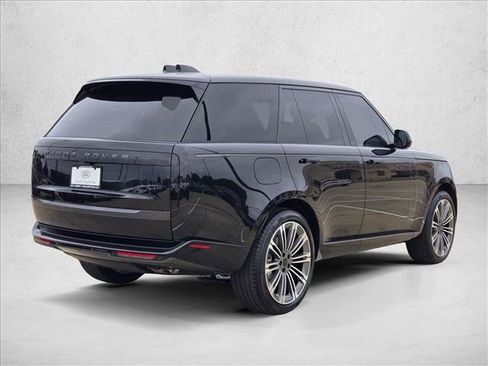 Used 2026 Land Rover Range Rover SE AWD/4WD image 2