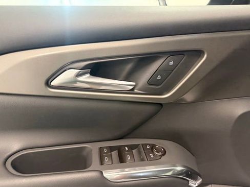 New 2026 Chevrolet Traverse LT image 13