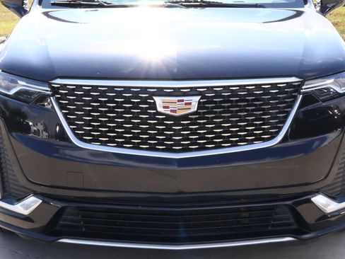 Used 2023 Cadillac XT6 Premium Luxury image 8
