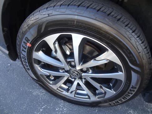 Certified 2025 Toyota Corolla Cross XLE FWD image 19