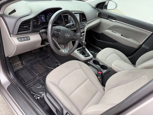 Used 2020 Hyundai Elantra SEL FWD image 2