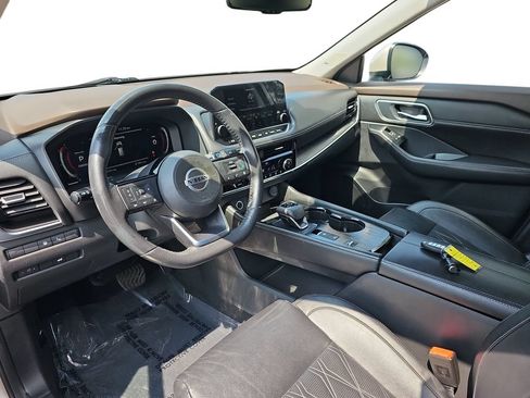 Used 2021 Nissan Rogue Platinum FWD image 16
