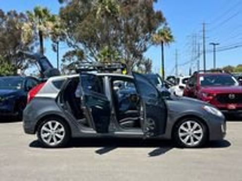 Used 2013 Hyundai Accent SE FWD image 29