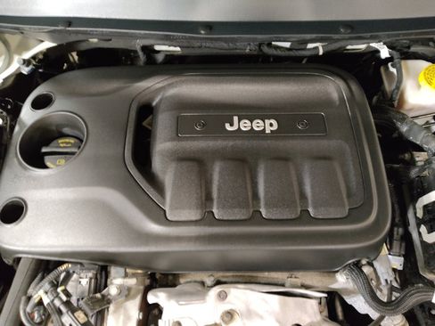 Used 2019 Jeep Cherokee High Altitude image 30