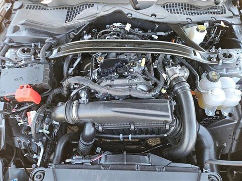 Used 2025 Ford Mustang Premium image 20