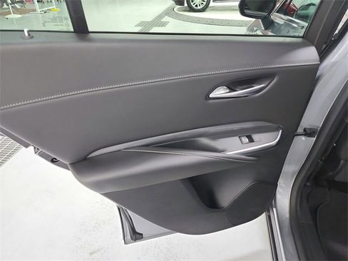 Used 2024 Cadillac XT4 Premium Luxury image 34