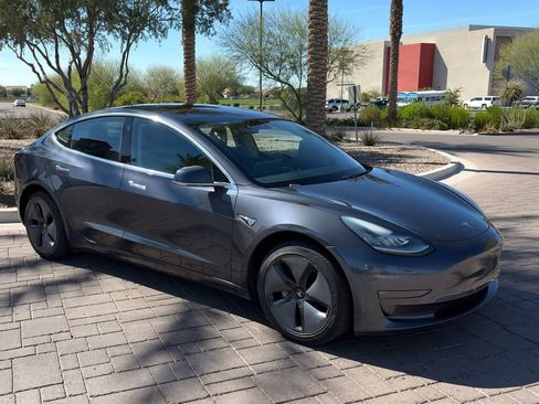 Used 2018 Tesla Model 3 Long Range image 1