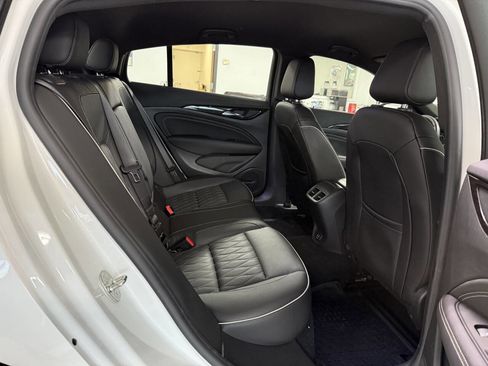 Used 2019 Buick Regal Avenir w/ Driver Confidence Package II image 28