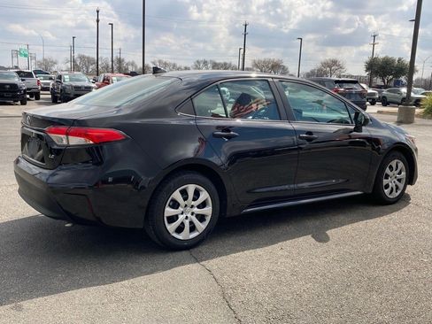 Used 2024 Toyota Corolla LE image 5