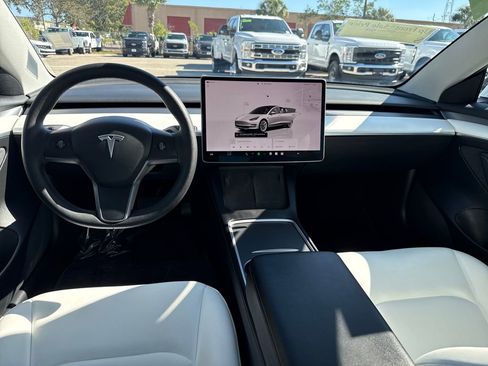 Used 2022 Tesla Model 3 image 5