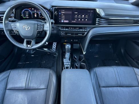 Used 2025 Toyota Camry XSE FWD image 16