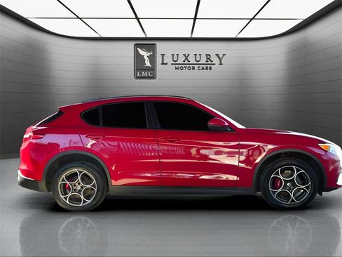 Used 2018 Alfa Romeo Stelvio Sport w/ Quick Order Package 22J Sport image 2