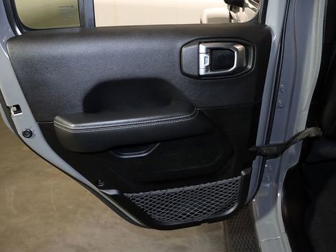 Used 2023 Jeep Wrangler Unlimited Sahara image 29