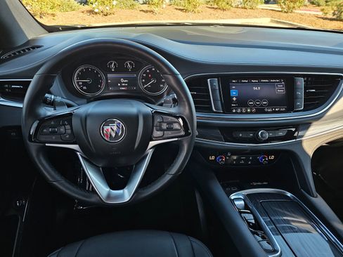 Used 2023 Buick Enclave Essence image 20
