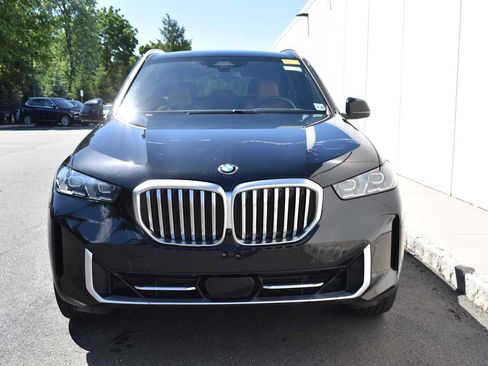 Used 2025 BMW X5 xDrive40i w/ Premium Package AWD/4WD image 2