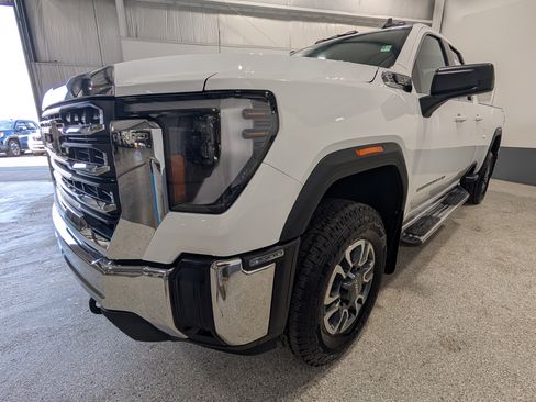 Used 2024 GMC Sierra 2500 SLE w/ SLE Convenience Package AWD/4WD image 4