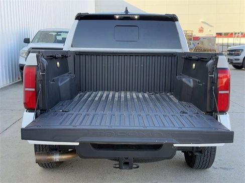 Used 2024 Toyota Tacoma SR5 w/ SR5 Upgrade Package image 33