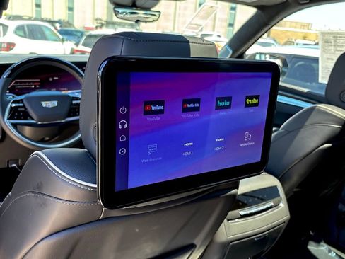 Used 2025 Cadillac Escalade Sport Platinum image 18