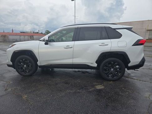 Used 2024 Toyota RAV4 SE AWD/4WD image 5