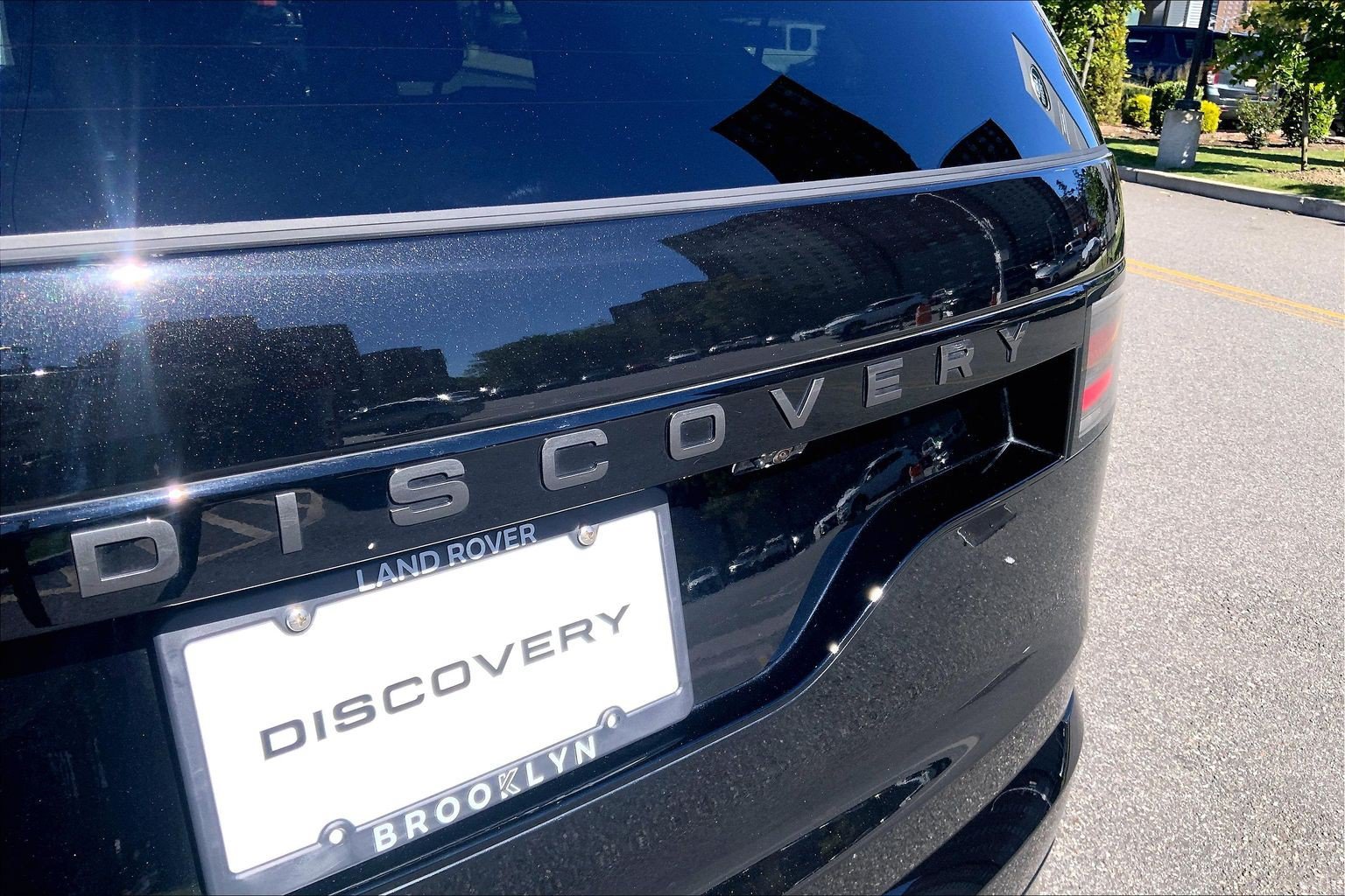 Certified 2025 Land Rover Discovery Dynamic SE AWD/4WD image 9