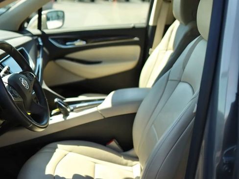 Used 2018 Buick Enclave Essence FWD image 14