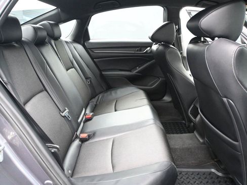 Used 2018 Honda Accord Sport image 19