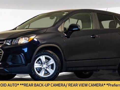 Certified 2022 Chevrolet Trax LS w/ Tint and Cruise Package image 2