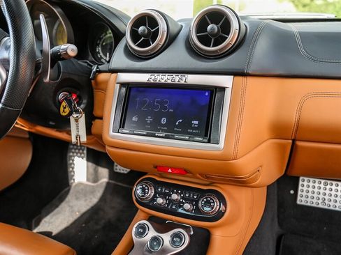 Used 2010 Ferrari California image 35