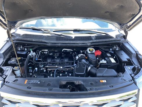 Used 2018 Ford Explorer XLT w/ Equipment Group 201A AWD/4WD image 12