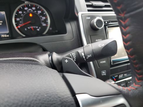 Used 2017 Toyota Camry XSE image 16