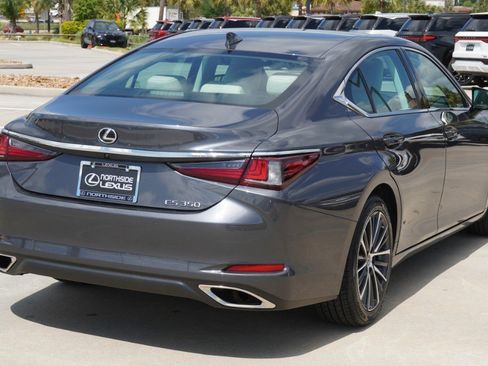 Used 2025 Lexus ES 350 w/ Premium Package image 6