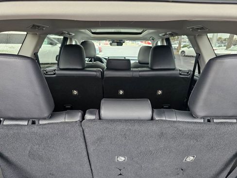 Used 2024 Toyota Grand Highlander FWD image 12