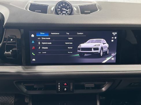 Certified 2026 Porsche Cayenne E-Hybrid AWD/4WD image 29