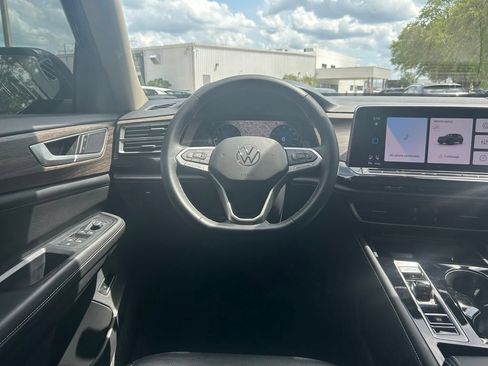 Certified 2024 Volkswagen Atlas SEL AWD/4WD image 50