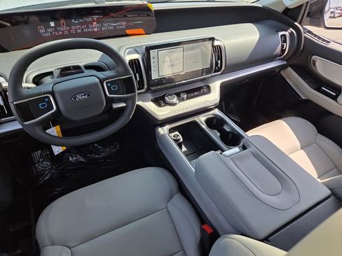 New 2026 Ford Expedition Active image 34