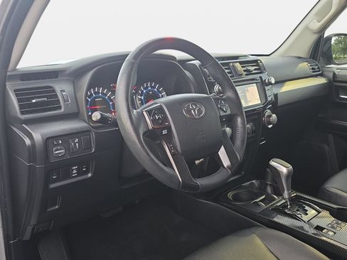 Used 2018 Toyota 4Runner TRD Off-Road Premium AWD/4WD image 15