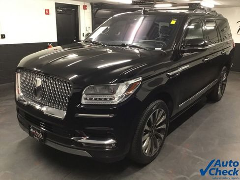 Used 2019 Lincoln Navigator Select w/ Technology Package AWD/4WD image 6