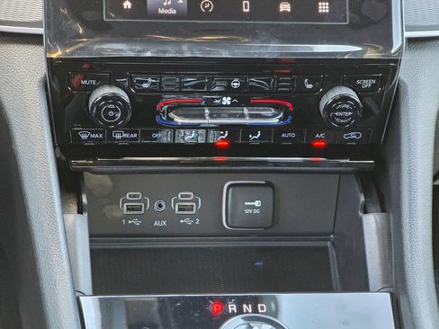 New 2026 Jeep Grand Cherokee L 4WD image 33