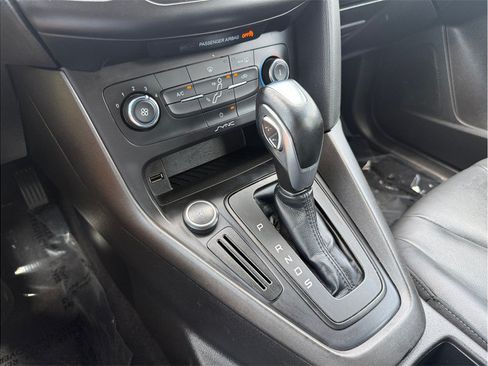 Used 2016 Ford Focus SE w/ Equipment Group 201A FWD image 31