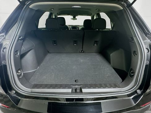 Used 2024 Chevrolet Equinox LS w/ Midnight Edition image 29