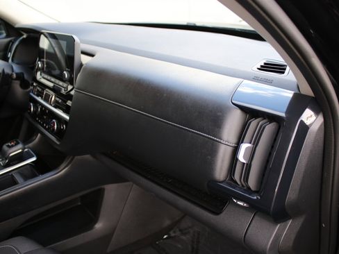 Used 2022 Nissan Pathfinder SV image 27