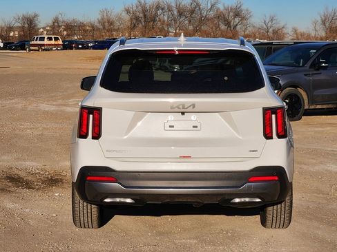 New 2026 Kia Sorento EX AWD/4WD image 12