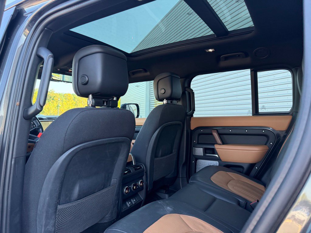 Used 2024 Land Rover Defender 130 X AWD/4WD image 26