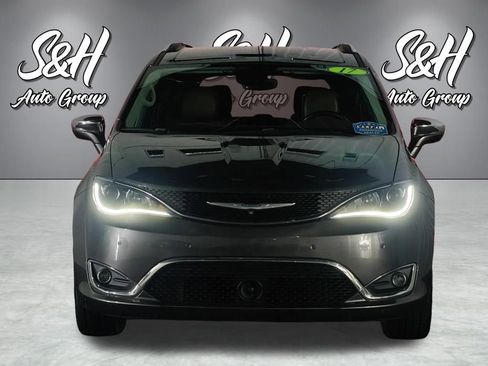Used 2017 Chrysler Pacifica Limited FWD image 23