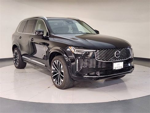 Used 2025 Volvo XC90 B5 Plus image 6