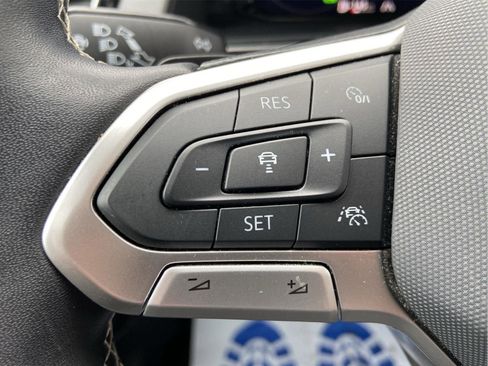 Used 2024 Volkswagen Atlas Cross Sport SE image 57