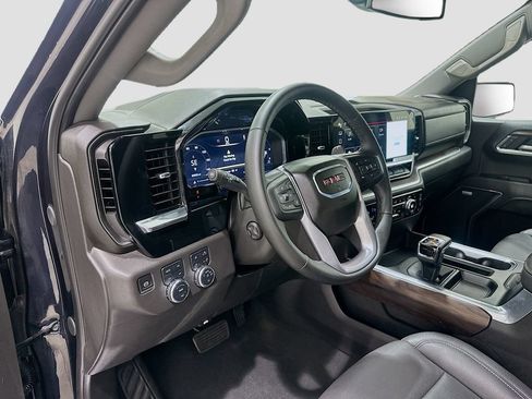 Used 2025 GMC Sierra 1500 SLT AWD/4WD image 9