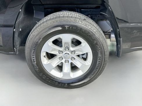 Used 2023 RAM 1500 Laramie AWD/4WD image 34