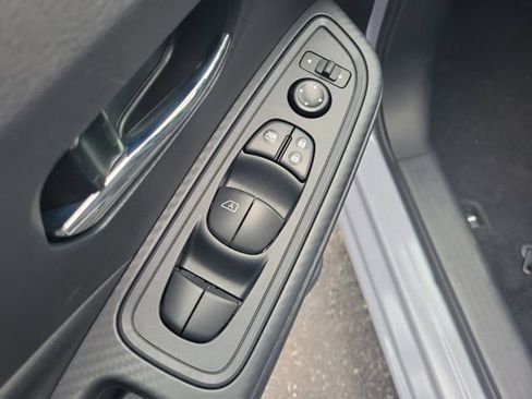 Used 2025 Nissan Versa SV w/ Trunk Package FWD image 15